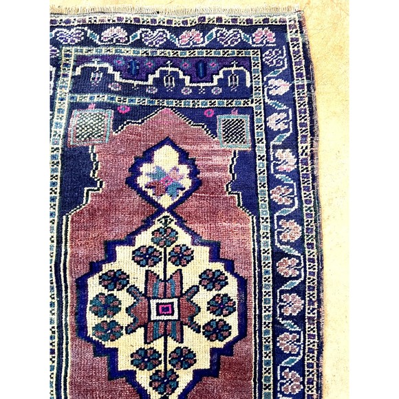 Vintage Turkish Anatolian 100% Wool Handwoven 1'8 x 2'11 feet Carpet Prayer Rug - Picture 2 of 3